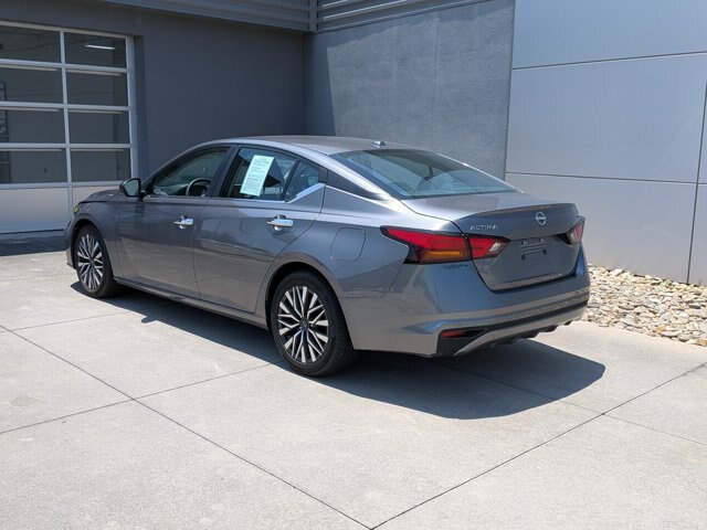 Used 2024 Nissan Altima 2.5 SV FWD image 6