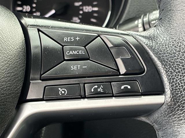 Used 2017 Nissan Rogue SV w/ SV Premium Package image 25