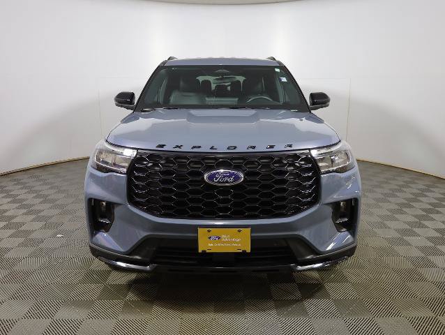 Certified 2025 Ford Explorer ST-Line w/ ST-Line Street Pack AWD/4WD image 4
