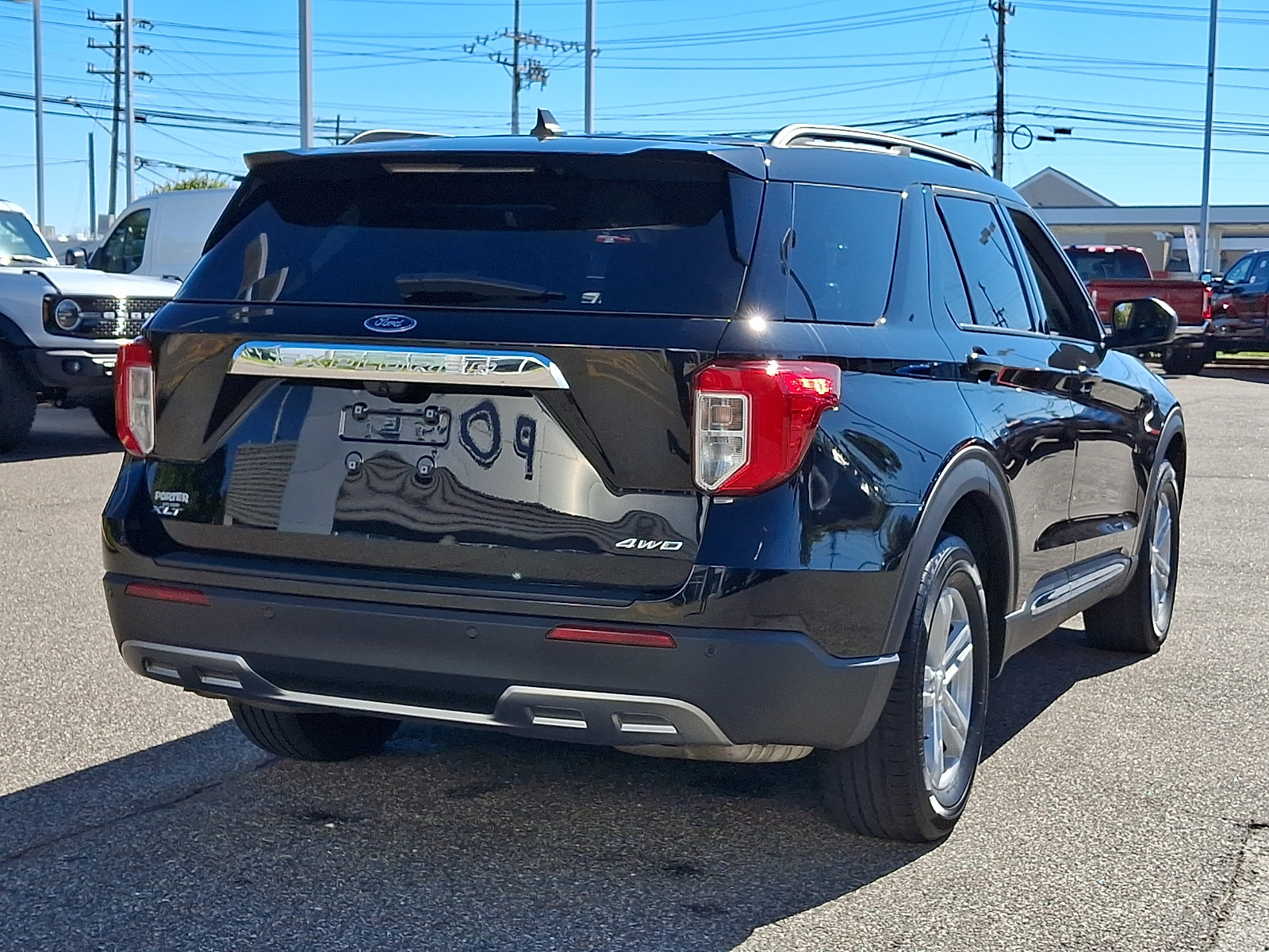 Certified 2023 Ford Explorer XLT w/ Equipment Group 202A AWD/4WD image 10