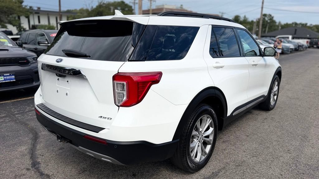 Certified 2023 Ford Explorer XLT w/ Equipment Group 202A AWD/4WD image 8