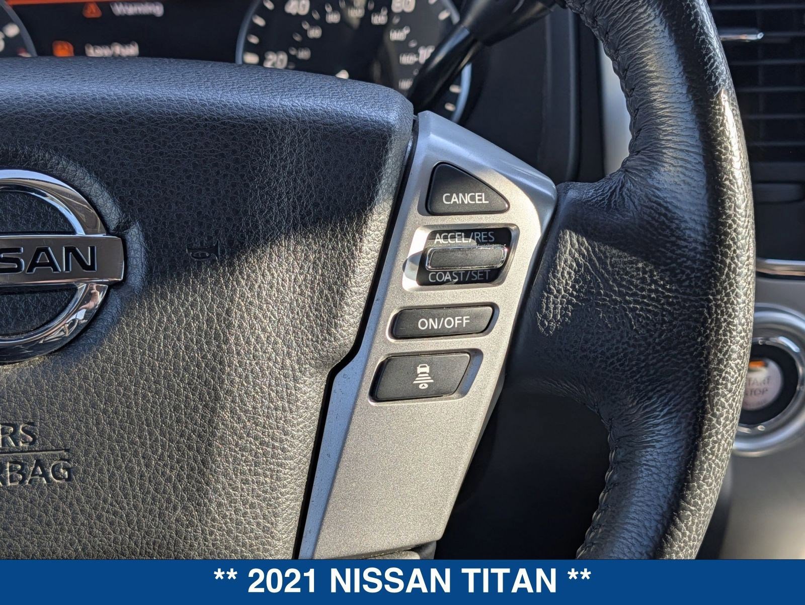 Used 2021 Nissan Titan SV w/ SV Convenience Package image 26