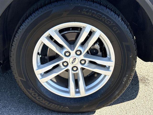 Certified 2022 Ford Explorer XLT w/ Equipment Group 202A AWD/4WD image 9