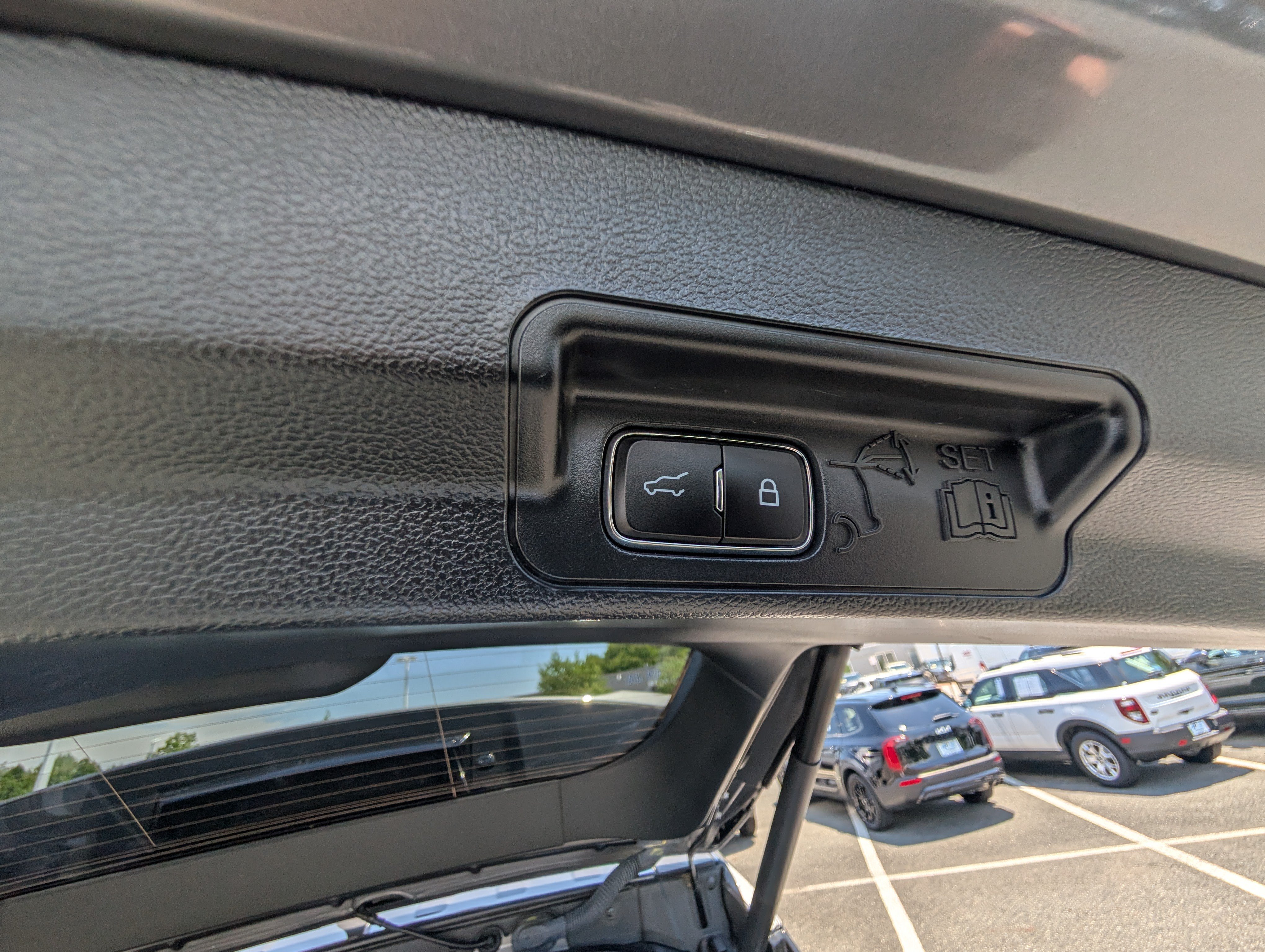 Certified 2023 Ford Explorer XLT AWD/4WD image 14