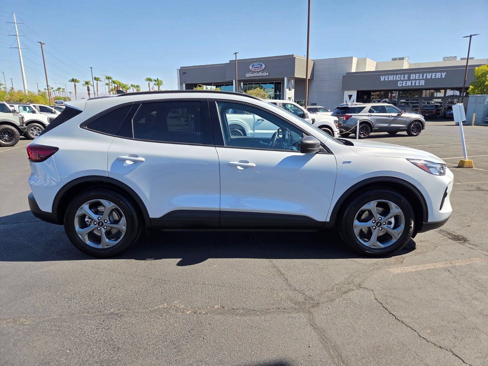 Certified 2025 Ford Escape ST-Line FWD image 7