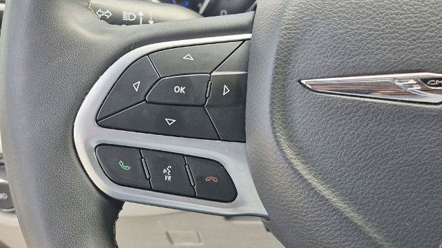 Used 2024 Chrysler Pacifica Touring-L FWD image 15