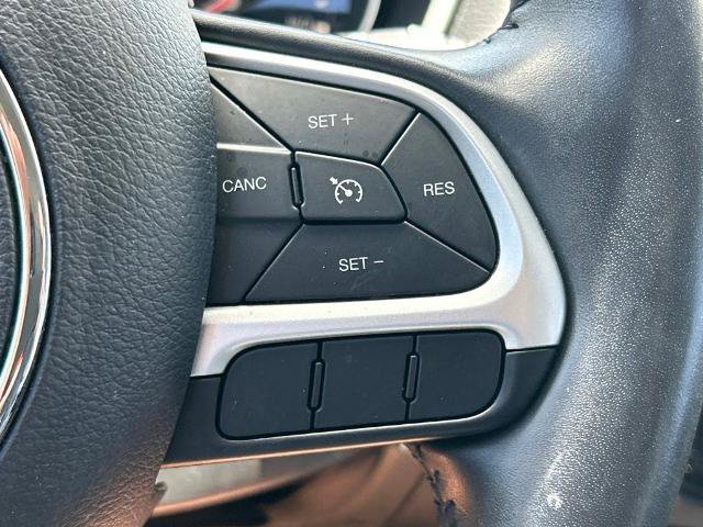 Used 2020 Jeep Compass Latitude FWD image 25