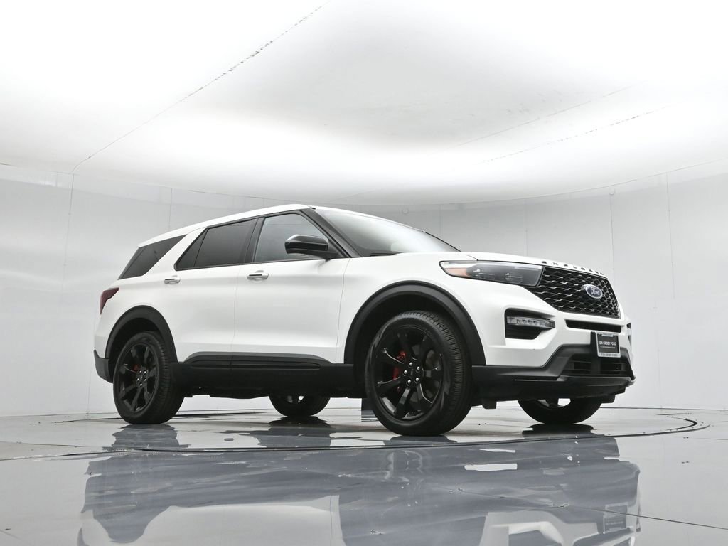Certified 2022 Ford Explorer ST w/ ST Street Pack image 2