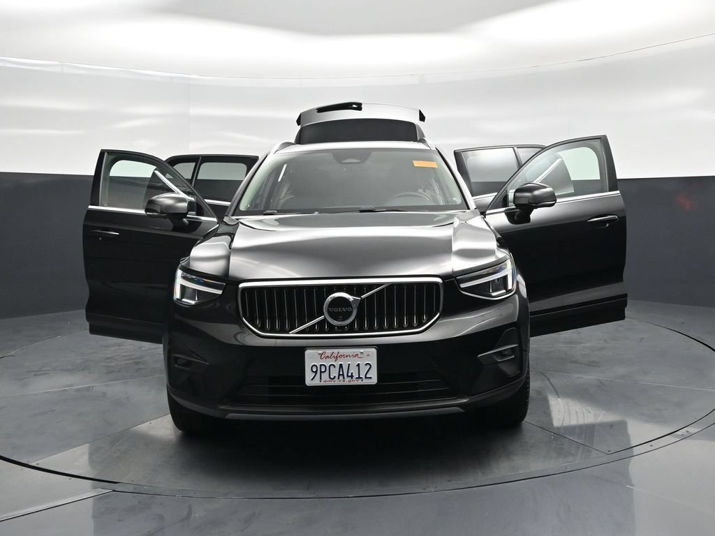 Used 2025 Volvo XC40 B5 Plus AWD/4WD image 33