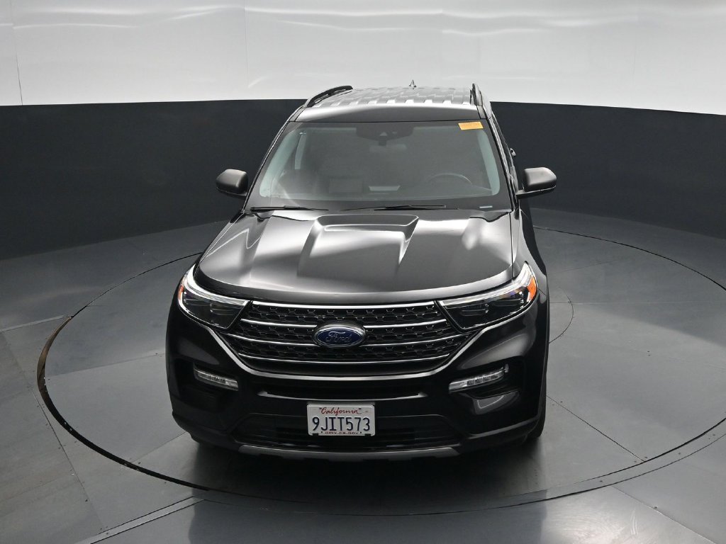 Certified 2023 Ford Explorer XLT w/ Equipment Group 202A RWD image 33