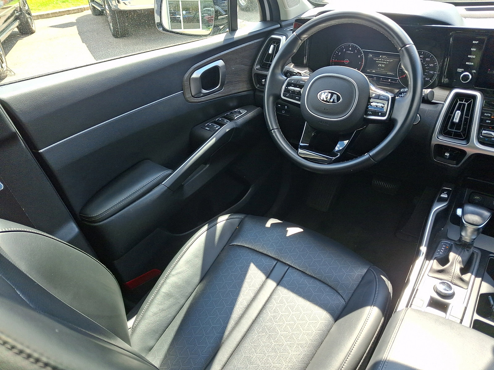 Used 2021 Kia Sorento EX w/ EX AWD X-Line Package image 13