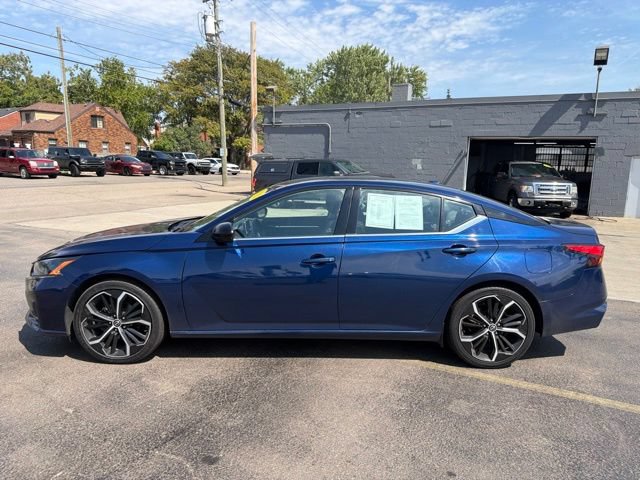 Used 2024 Nissan Altima 2.5 SR FWD image 4