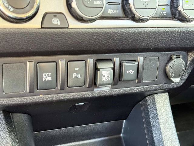 Used 2023 Toyota Tacoma SR5 AWD/4WD image 23