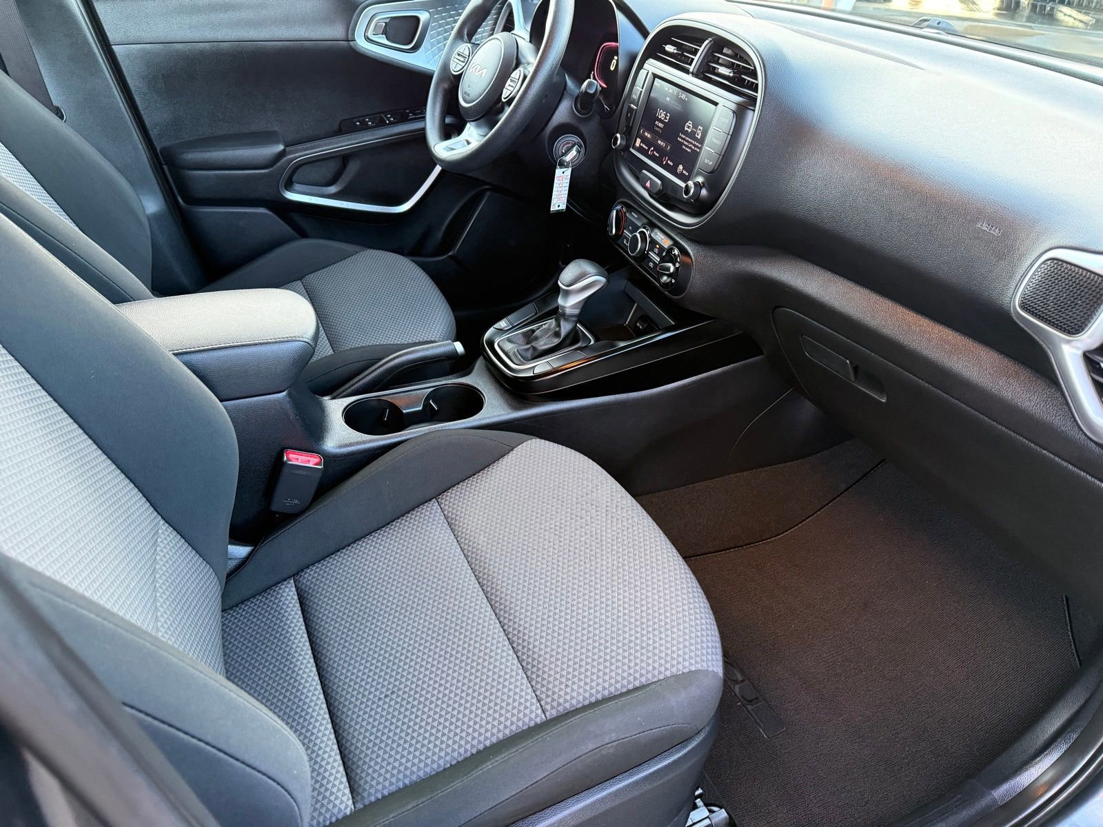 Used 2024 Kia Soul LX w/ Option Group 015 image 16