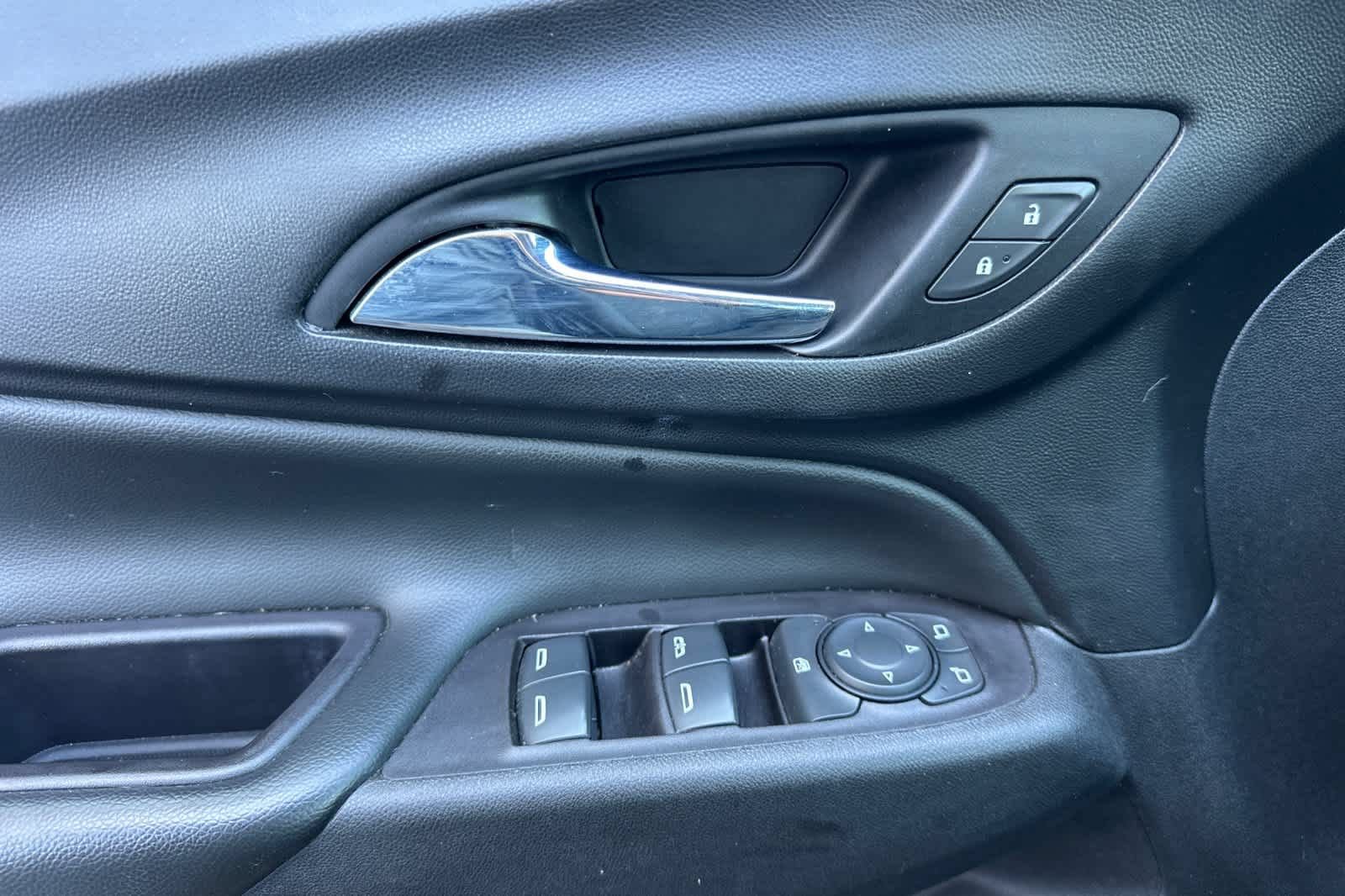 Used 2022 Chevrolet Equinox LT FWD image 12