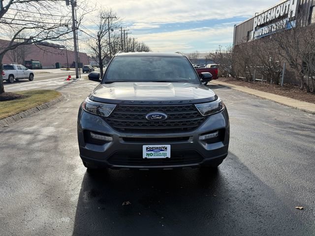Certified 2022 Ford Explorer XLT w/ Equipment Group 202A image 8