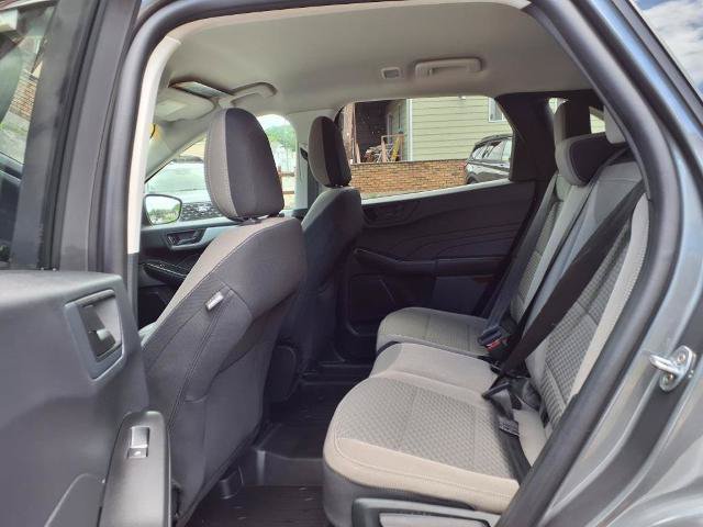 Certified 2022 Ford Escape SE w/ Cold Weather Package AWD/4WD image 17