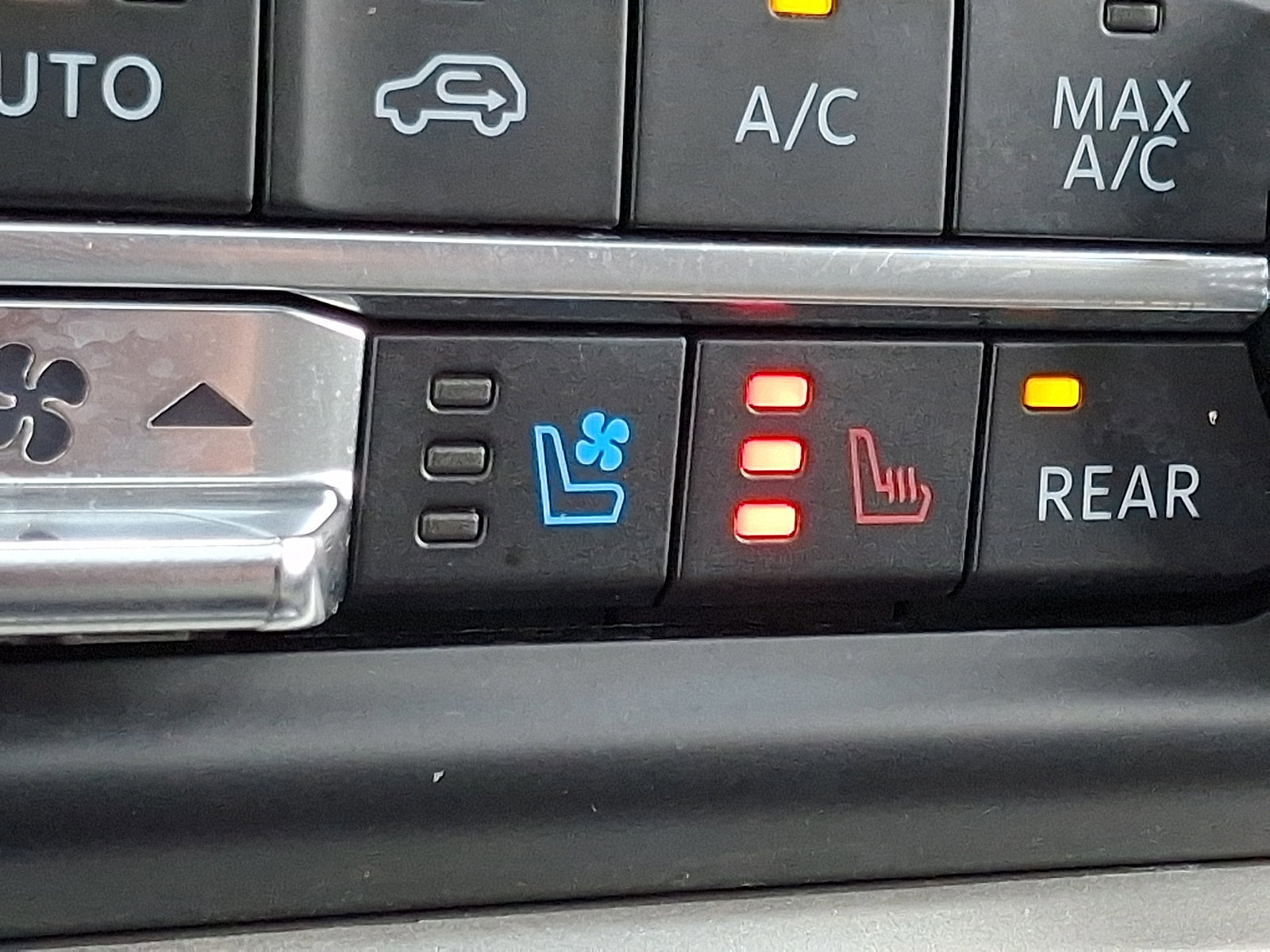 Certified 2023 Ford Expedition Max XLT image 26