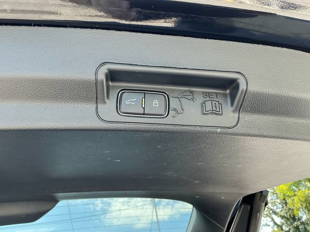 Certified 2020 Ford Explorer XLT w/ Equipment Group 202A AWD/4WD image 26