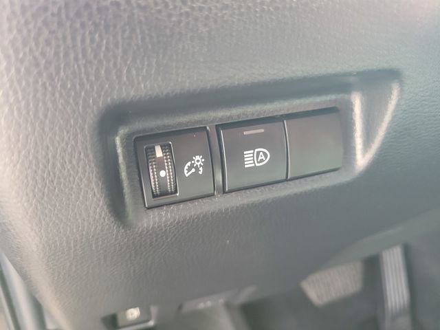 Used 2022 Toyota RAV4 LE image 17