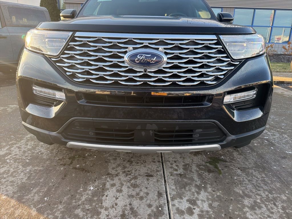 Certified 2023 Ford Explorer Platinum w/ Technology Package image 12