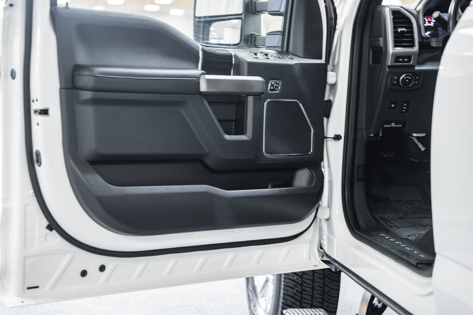 Certified 2022 Ford F250 Platinum AWD/4WD image 50