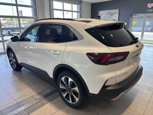Certified 2024 Ford Escape Platinum AWD/4WD image 5