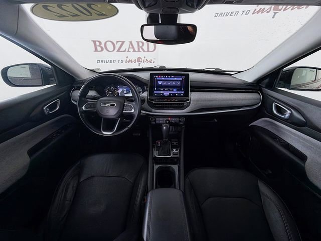 Used 2022 Jeep Compass Latitude w/ Sun and Sound Group AWD/4WD image 31