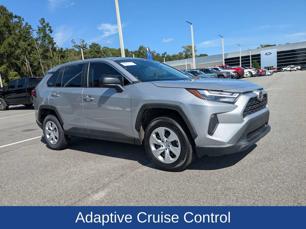 Used 2024 Toyota RAV4 LE FWD image 5
