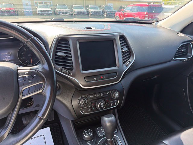 Used 2019 Jeep Cherokee Trailhawk w/ Cold Weather Group AWD/4WD image 26