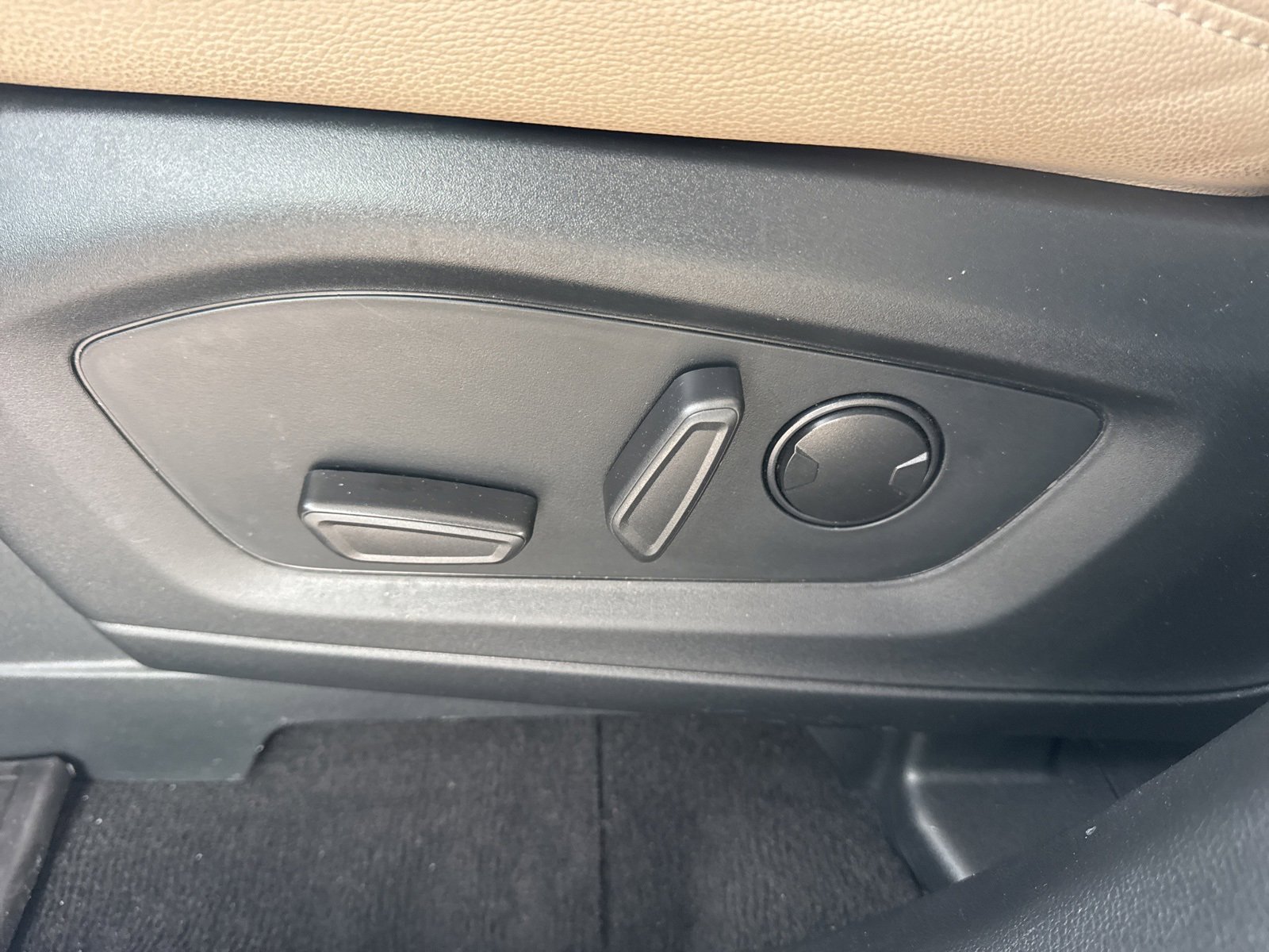 Certified 2023 Ford Explorer Limited w/ Equipment Group 301A image 27