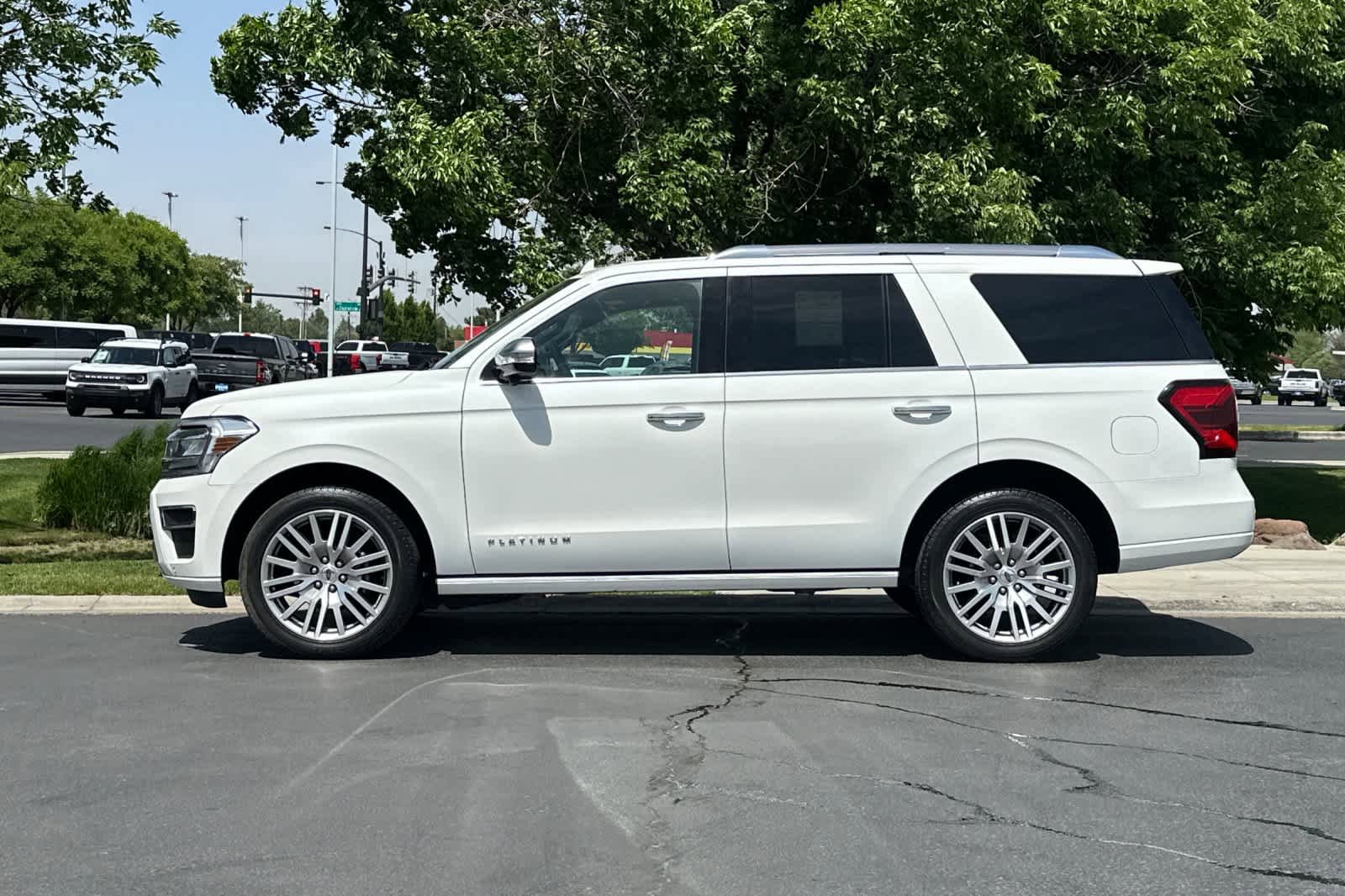 Certified 2023 Ford Expedition Platinum AWD/4WD image 5