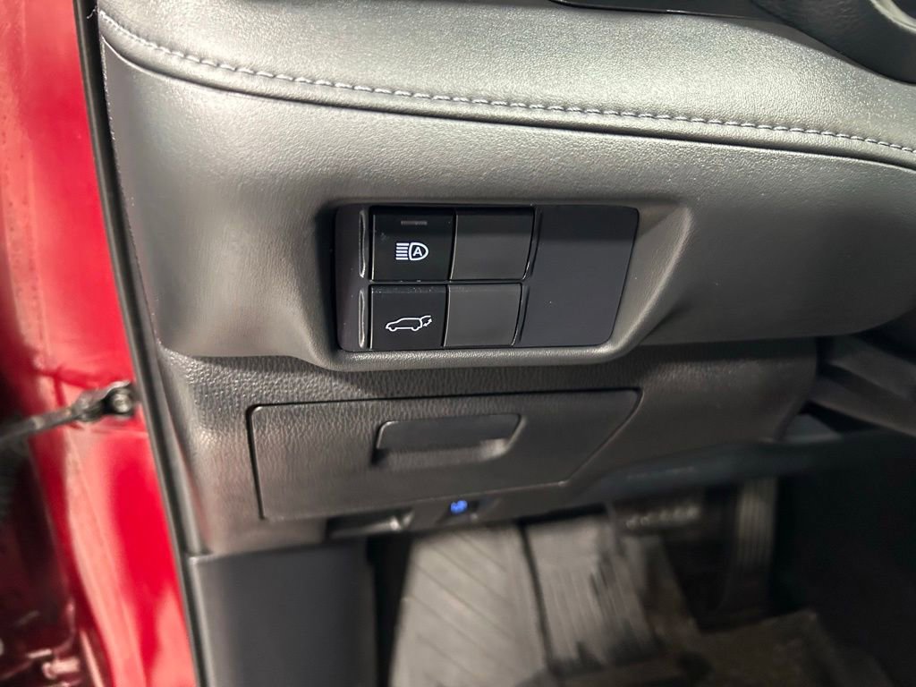 Used 2021 Toyota Highlander XSE AWD/4WD image 12