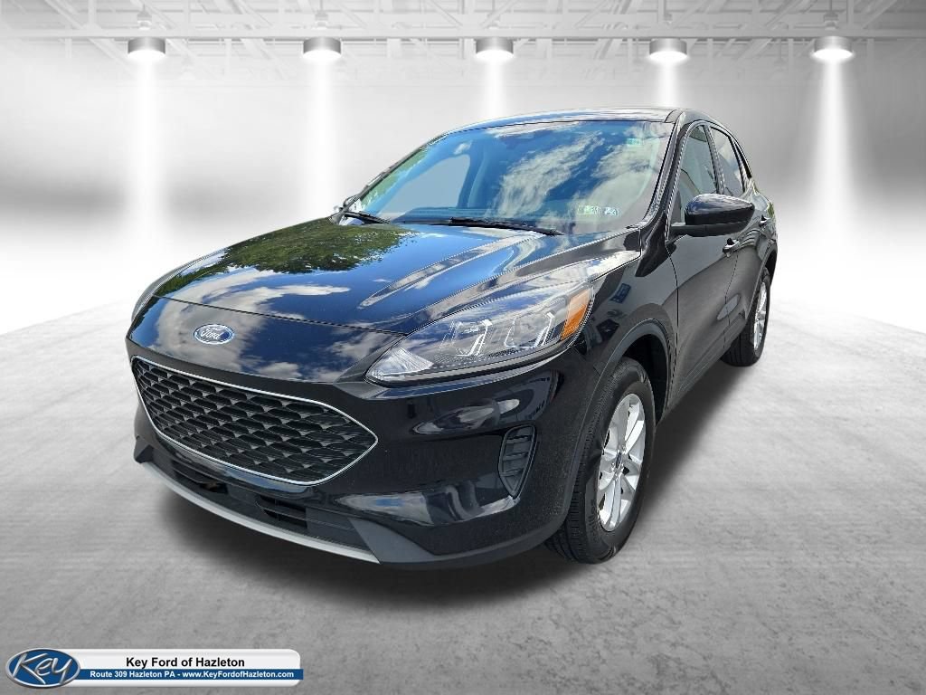Certified 2021 Ford Escape SE w/ Cold Weather Package AWD/4WD image 3