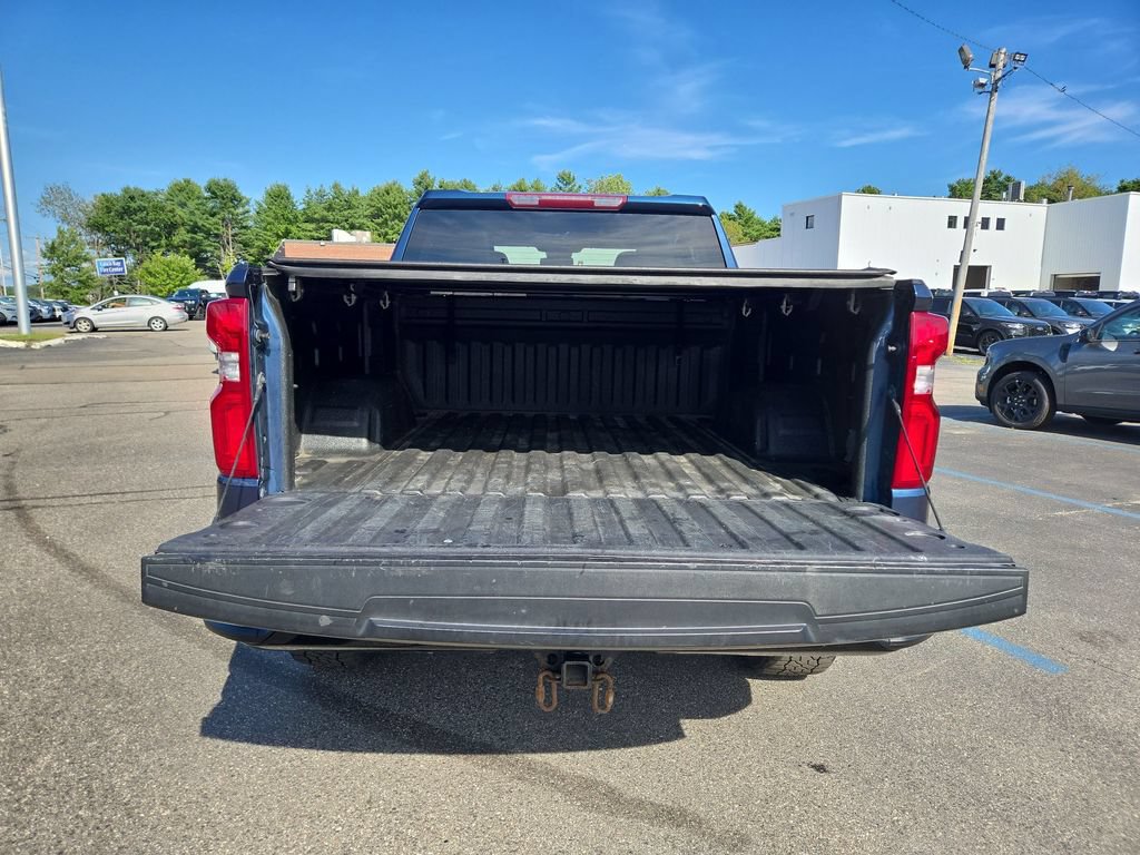 Used 2022 Chevrolet Silverado 1500 LT Trail Boss w/ LPO, Dark Essentials Package AWD/4WD image 3