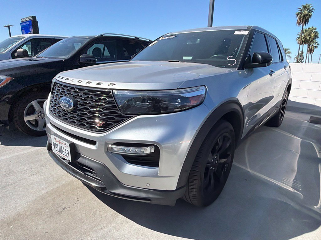 Certified 2022 Ford Explorer ST w/ Equipment Group 401A AWD/4WD image 3