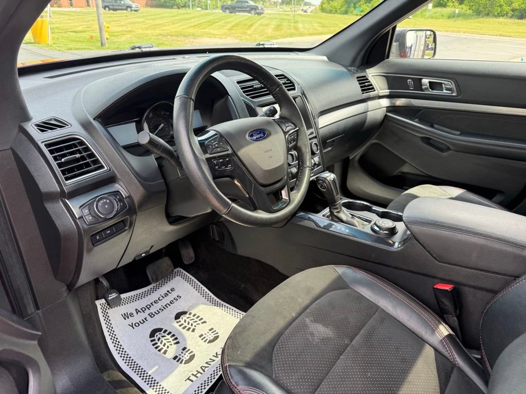 Certified 2018 Ford Explorer XLT w/ Equipment Group 202A AWD/4WD image 20