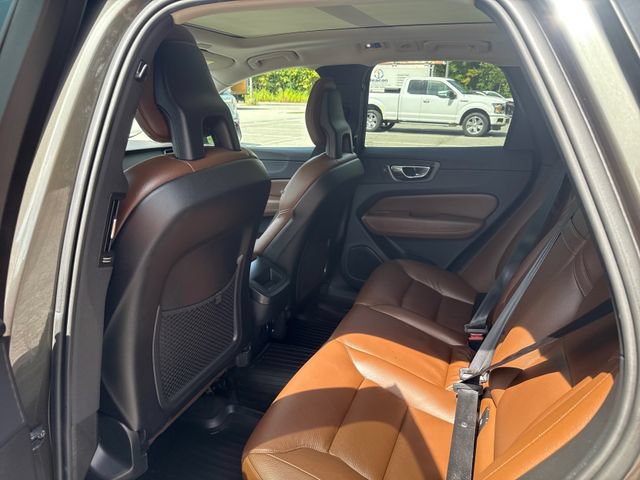 Used 2018 Volvo XC60 T5 Momentum w/ Vision Package AWD/4WD image 13