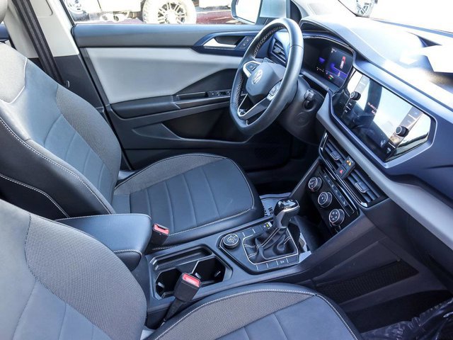 Used 2023 Volkswagen Taos SE w/ Black Wheel Package image 30
