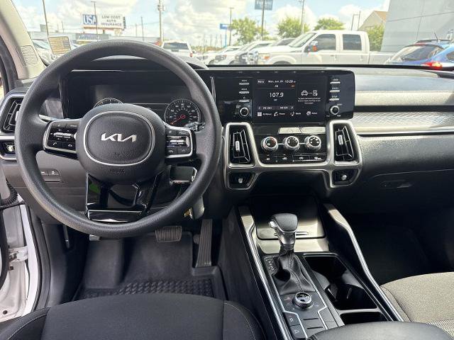 Used 2023 Kia Sorento LX AWD/4WD image 6