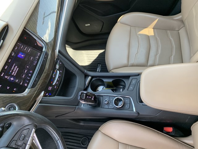 Used 2022 Cadillac XT6 Premium Luxury w/ Platinum Package AWD/4WD image 5