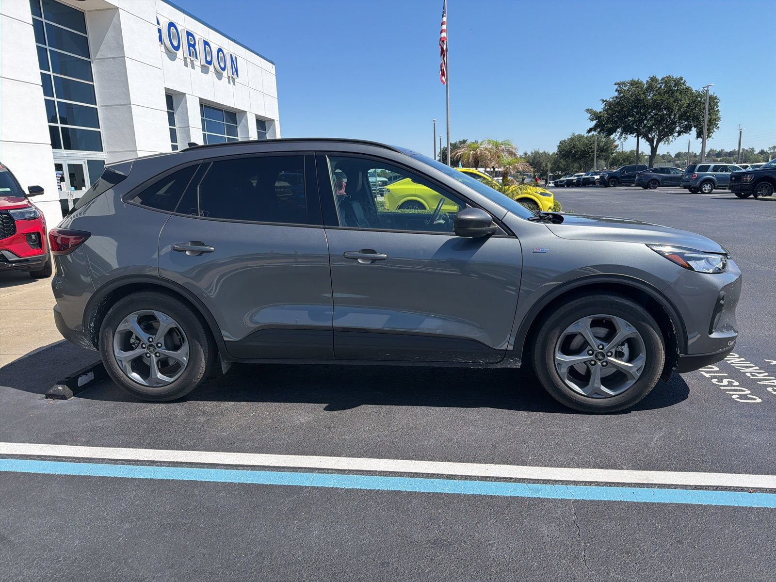 Certified 2025 Ford Escape ST-Line FWD image 2