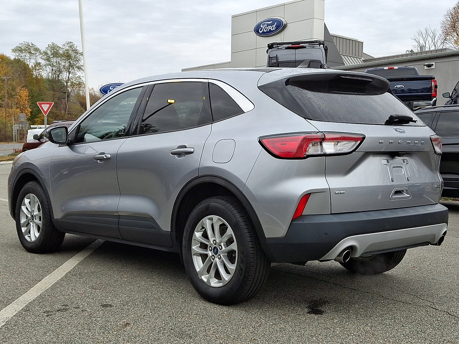 Certified 2021 Ford Escape SE image 4