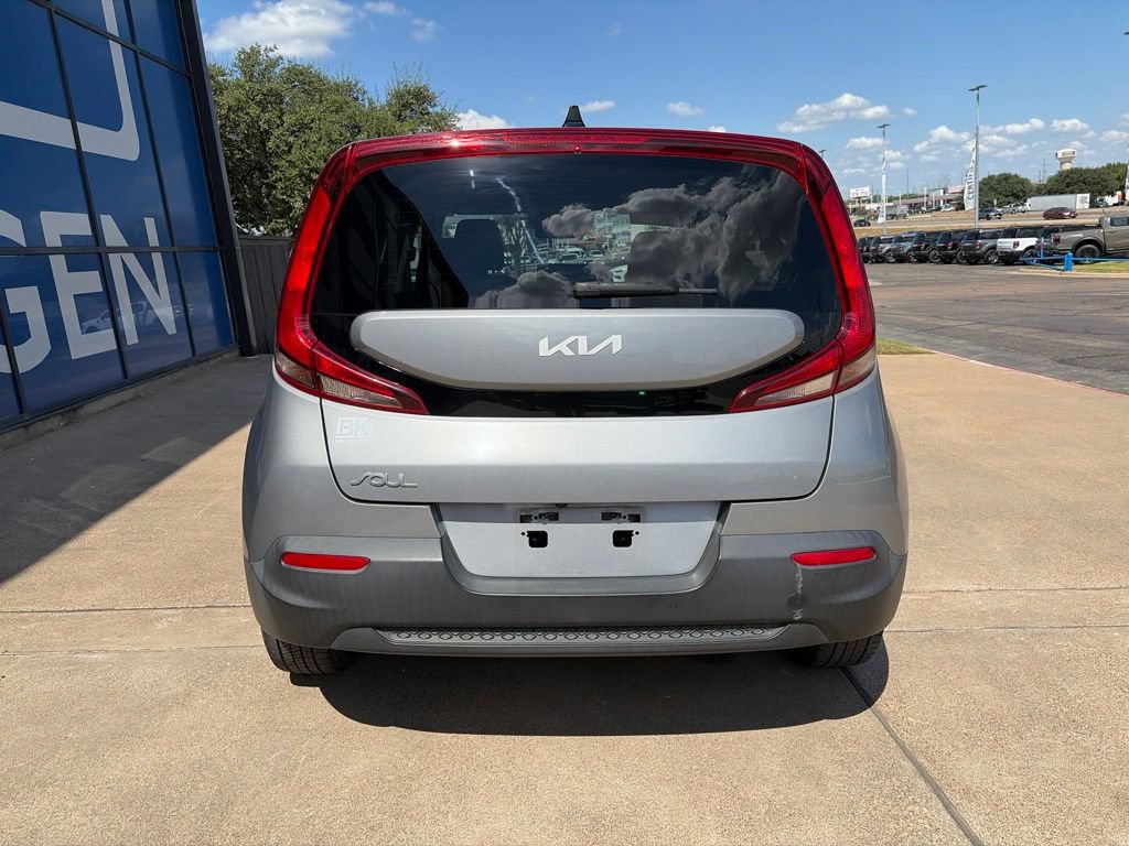 Used 2022 Kia Soul LX w/ Technology Package FWD image 6