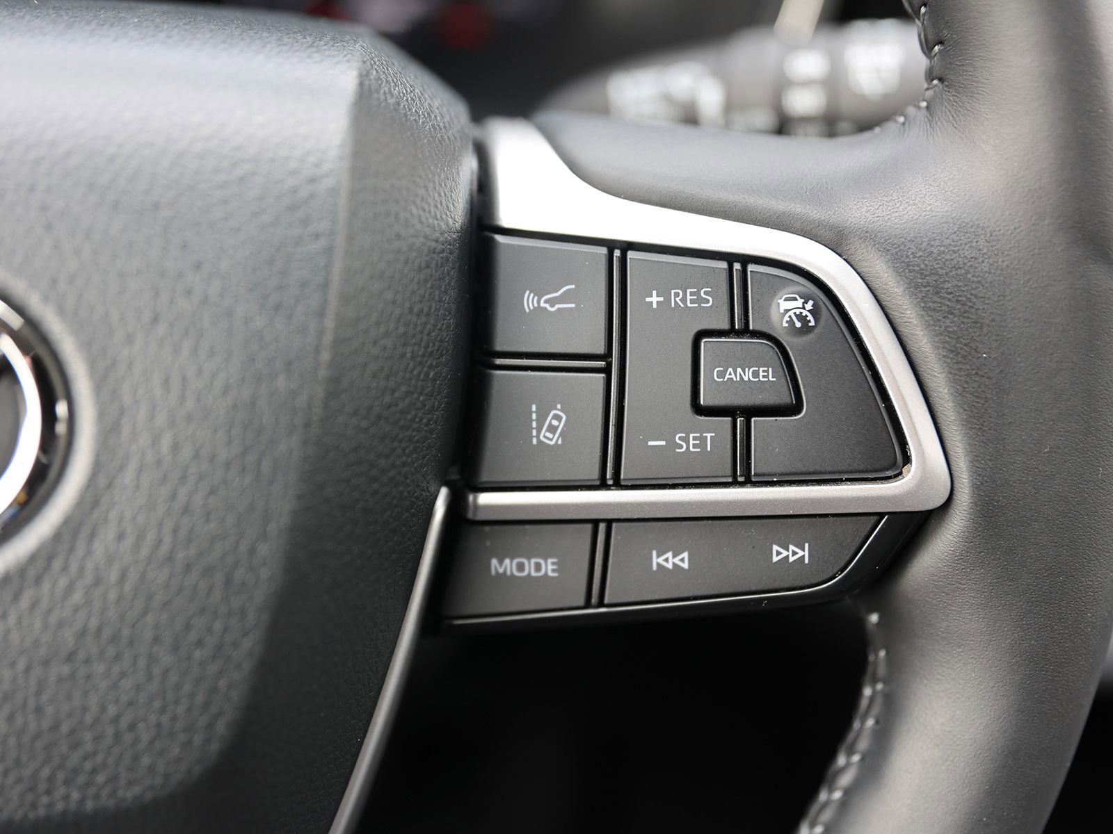 Used 2023 Toyota Highlander Platinum AWD/4WD image 44