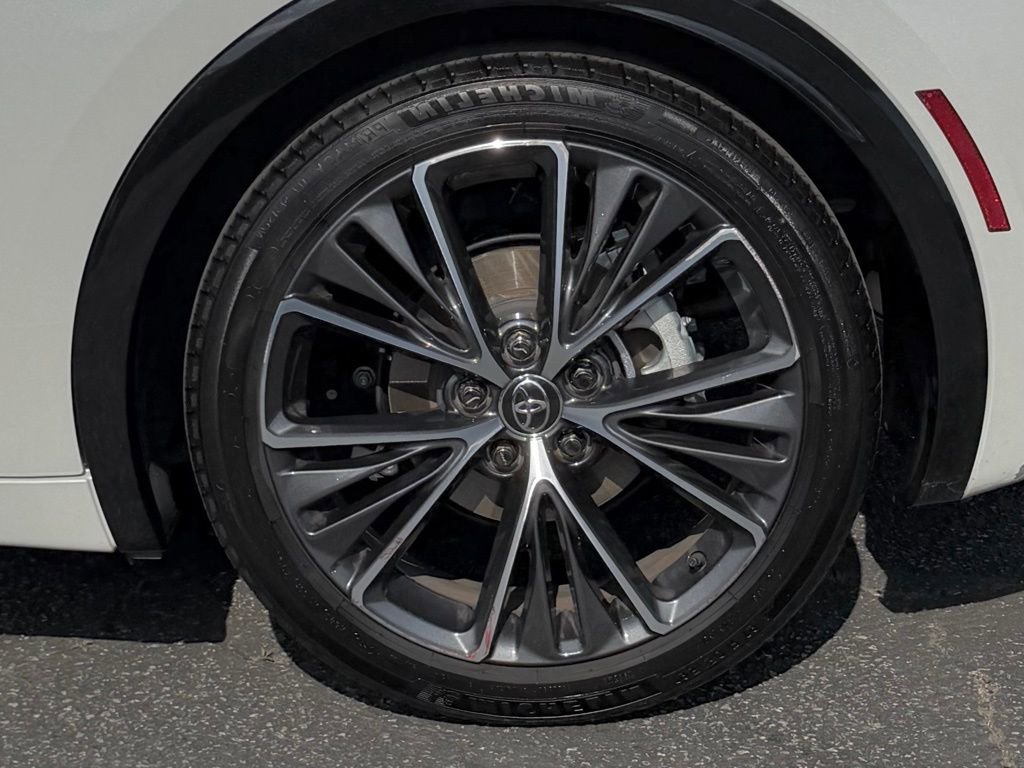 Used 2025 Toyota Prius XLE image 12