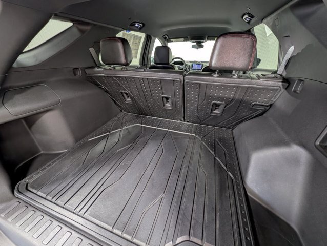 Used 2024 Chevrolet Equinox RS w/ RS Leather Package FWD image 21