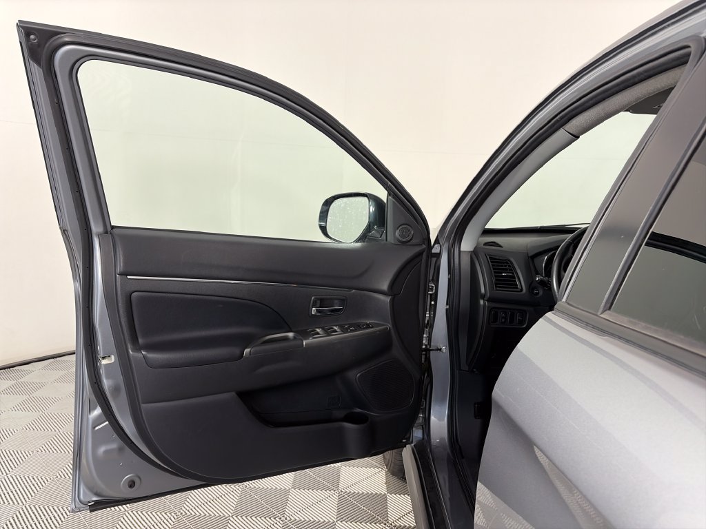 Used 2024 Mitsubishi Outlander Sport SE AWD/4WD image 10