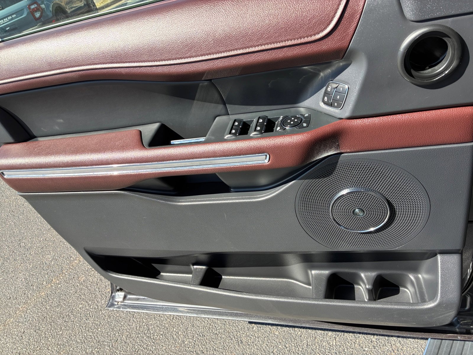 Certified 2024 Ford Expedition Limited image 13