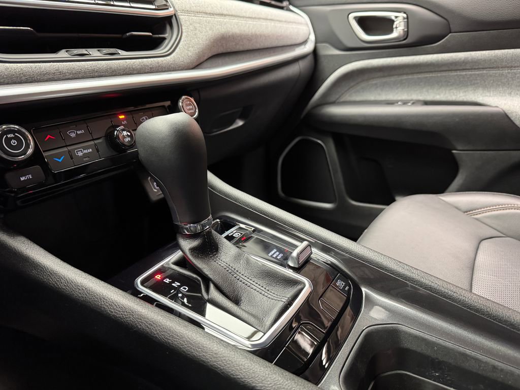 Used 2022 Jeep Compass Latitude image 21